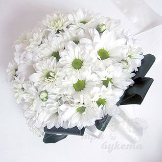 Букет невесты из белых кустовых хризантем