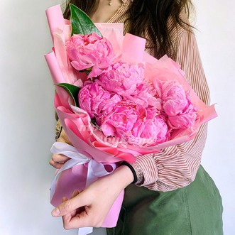 Букет из шикарных пионов Букет из шикарных пионов